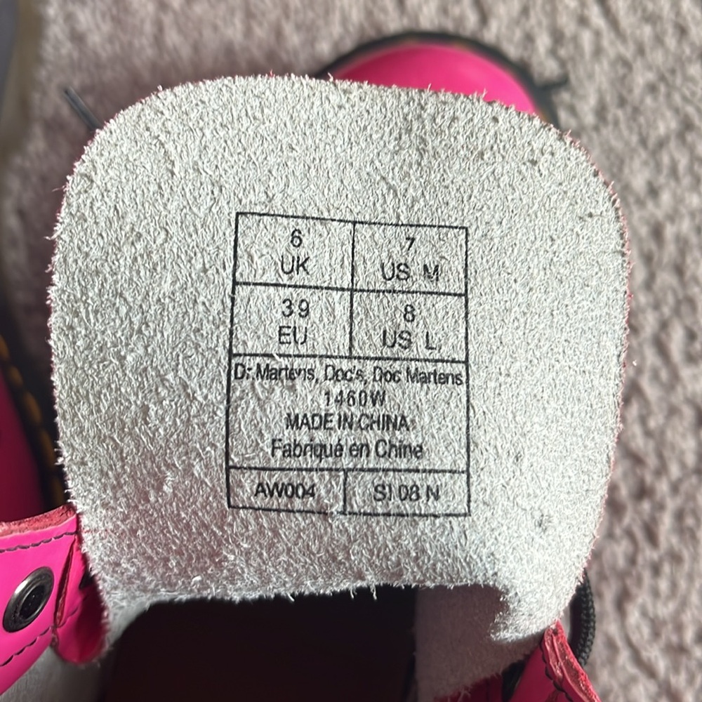 [SOLD ON ANOTHER PLATFORM] Hot Pink Patent Leather Dr. Martens 1460 Boots - Picture 10 of 10